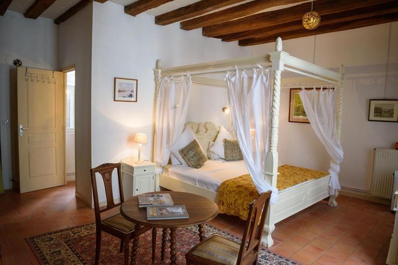 ロシュ La Demeure Saint-Ours Bed & Breakfast エクステリア 写真