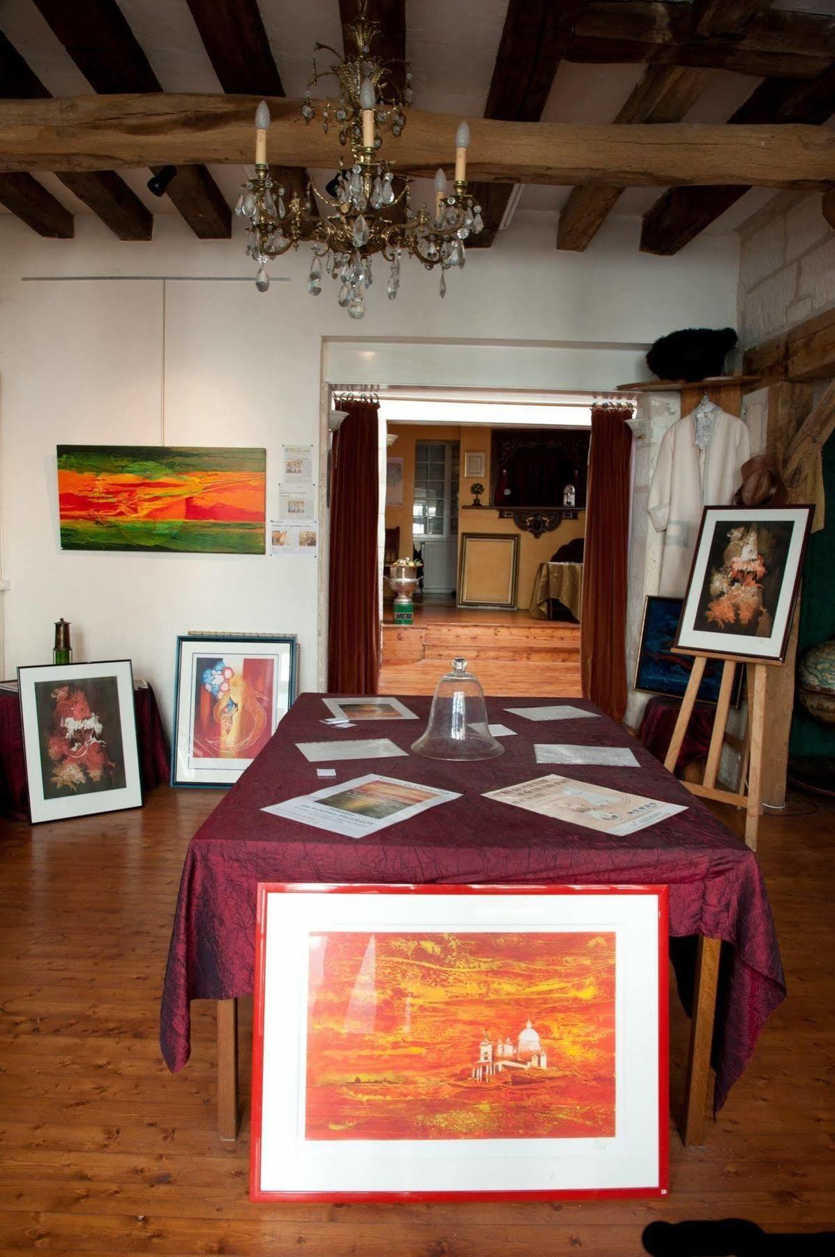 ロシュ La Demeure Saint-Ours Bed & Breakfast エクステリア 写真