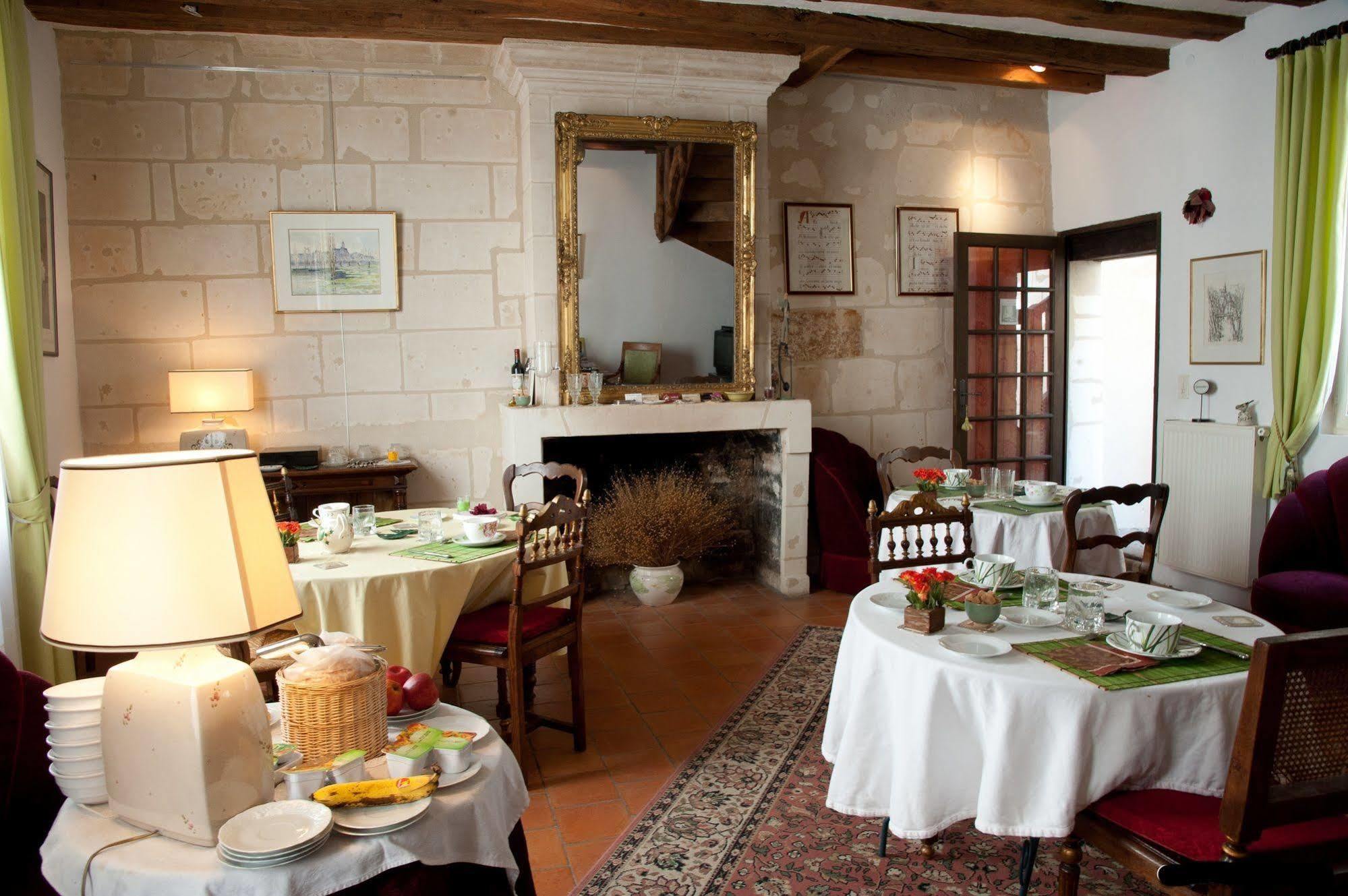 ロシュ La Demeure Saint-Ours Bed & Breakfast エクステリア 写真