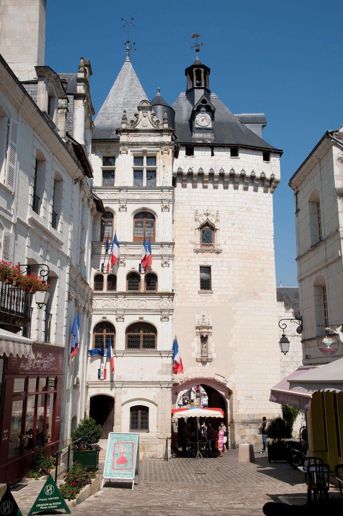 ロシュ La Demeure Saint-Ours Bed & Breakfast エクステリア 写真