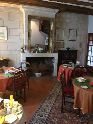 ロシュ La Demeure Saint-Ours Bed & Breakfast エクステリア 写真